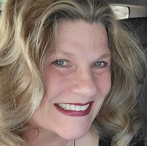 Meet your Posher, Denise